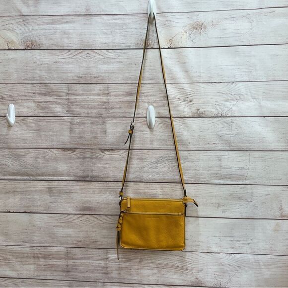 VINCE CAMUTO LEATHER CROSSBODY IN YELLOW - Picture 1 of 10